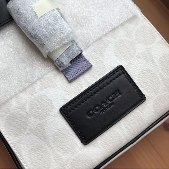 🥰 Coach Track Pack In Colorblock Signature Canvas - Picture 2 of 12